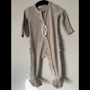 NWT Wind & Willow Ruffle Footie Onesie Baby Rib, Oatmeal/Tan, 3 mon